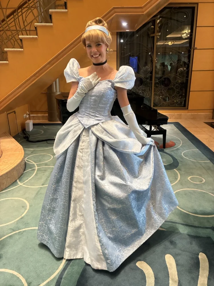 ディズニークルーズで会えるシンデレラ｜ディズニー・ワンダー乗船時
