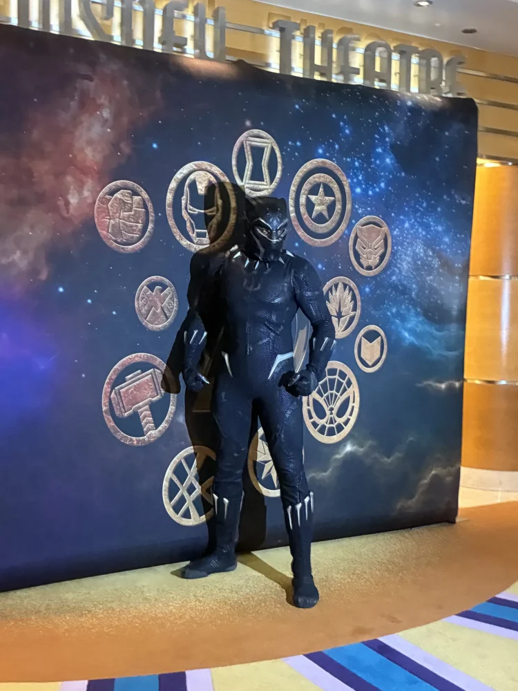 ディズニークルーズで会えるブラックパンサー｜ディズニー・ワンダー乗船時のマーベルキャラクター